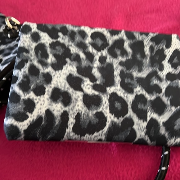 Threaded pear cheetah print large purse - Picture 9 of 10